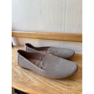 Me Too women’s size 10W tan flats